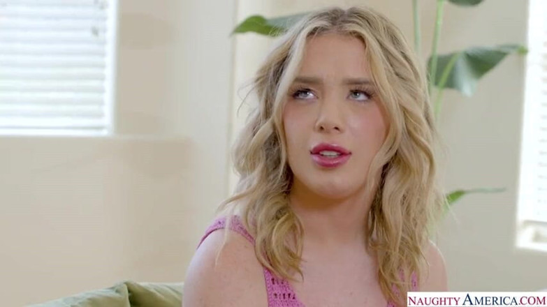 Naughty America: Сексуальна Ешлін Енджел позичає жорсткий член сусіда