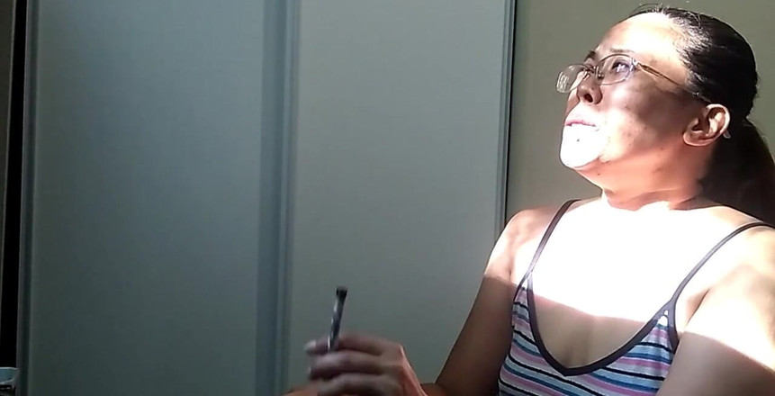 JasmineJade: Testování osvětlení pro kouření klipy..... Nejlepší, když je slunečný den,...