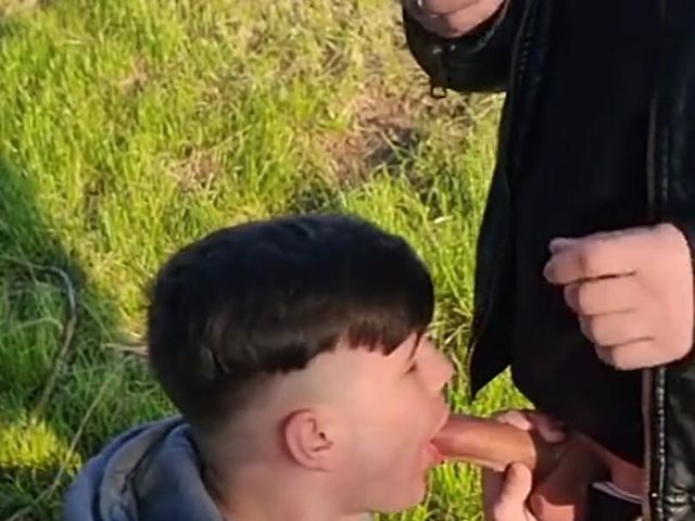 Gay Couple Smoke, Kiss, Blowjob and Cum Outdoor (Boyzxy)