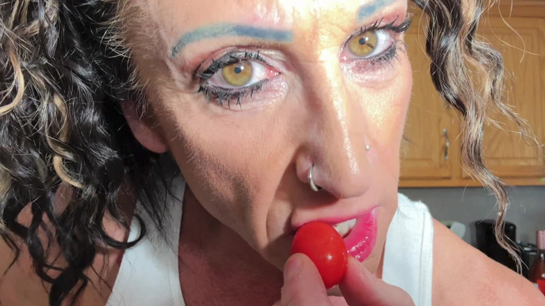 Kandylegsxxx: मांसपेशियों वाली चोदने लायक मम्मी का सबसे कुचलने वाला व्यभिचारी पति किचन में वीर्य निकालता है