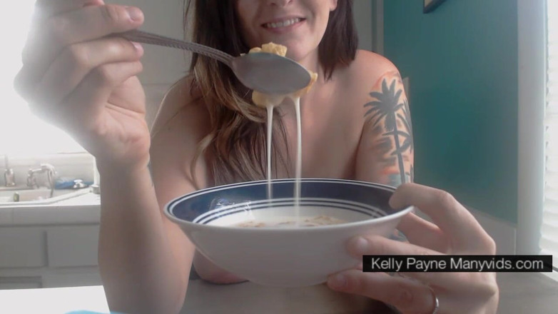 Kelly Payne: 母乳シリアル
