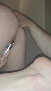 Sehr sexy amateur-MILF hat leckeres arschloch bereit zum spielen