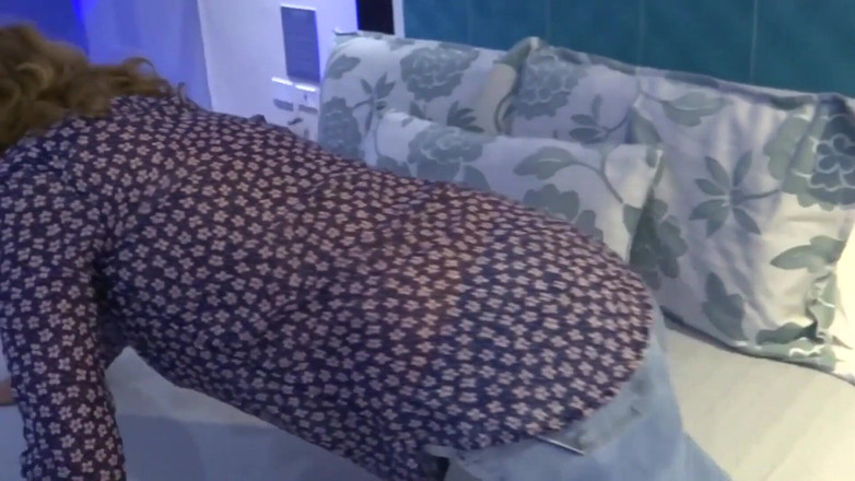 Ardientes69: Mi vesto per andare al Motel con il mio capo...