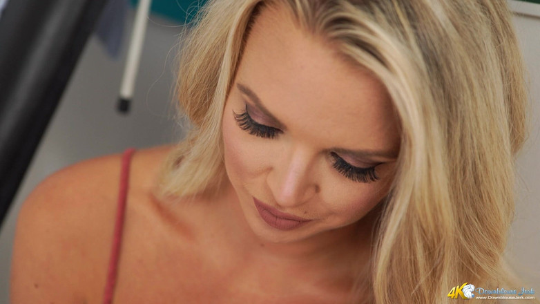 DownblouseJerk: Examinarea țâțelor - JOI