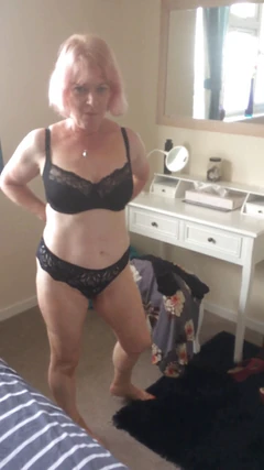 Juliet strippar för dig