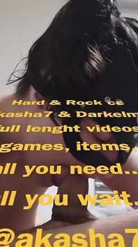 Gadis amatir ini lagi asik nyepong kontol adn doggystyle sambil meringis keenakan