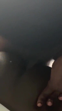 Un grosso cazzo nero mi ha scopata crudamente