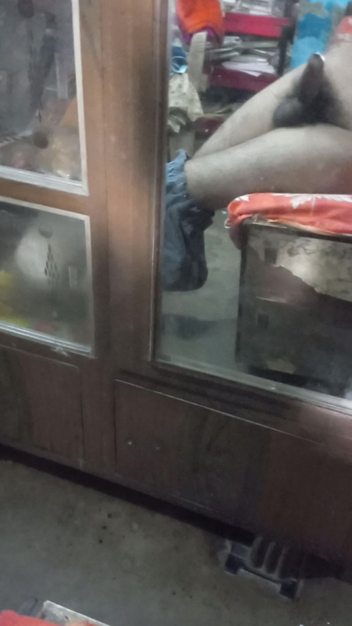 Lustyizlife: Туга плоть, мастурбує член крупним планом, капає з попередньої сперми