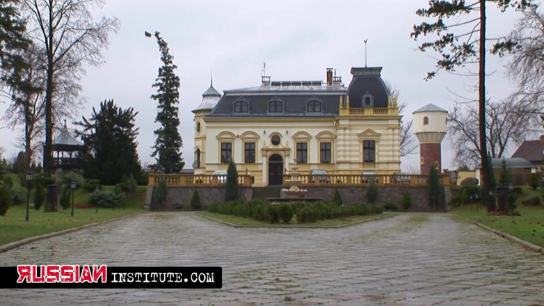 Russian Institute: Mia Leone und Viki laden ihren lehrer zu einem dreier...