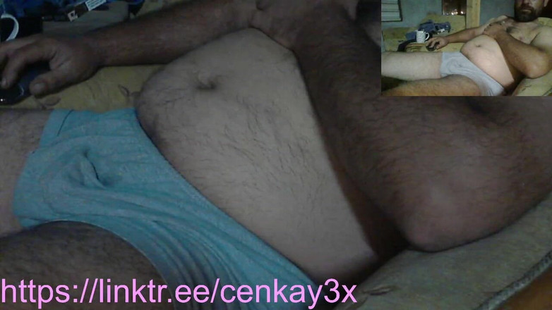 CenkAy: Táta s mužským medvědem byl úžasný v živém vysílání