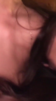 Videoclip secret cu ejaculare înăuntru cu o mamă sexy japoneză frumoasă