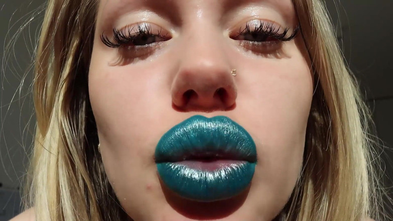 Goddess Misha Goldy: De magie van mijn blauwe glanzende lippen! ASMR JOI!