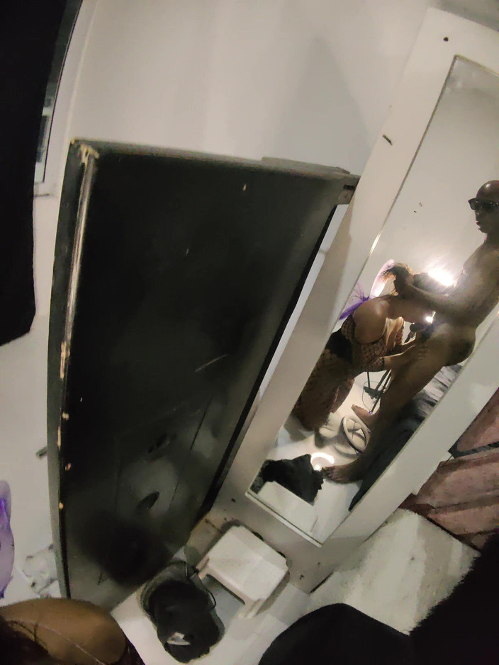 PABLO N3GROBAR: Alice w BBC-land. Tinker Bell Cocksuck POV