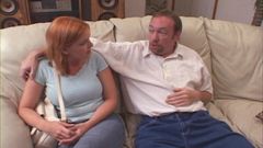 Slut wife training: Candi Apple Flexibilní Ošukaná zrzavá děvka ošukaná 2 ptáky v její...