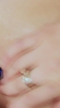 Brooke Adams, casting porno, une coquine de 18 ans avec deux petits seins fermes adore s'enfile des jouets sexuels