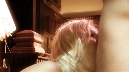 Milf taboo: 诱人的熟女michelle Thorne一个拥有巨大乳房和无毛阴户的荡妇被长鸡巴性交