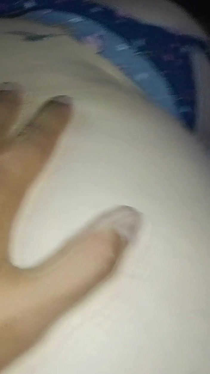 UtopianHumor507: Wytrysnął w usta bujnej blondynki.