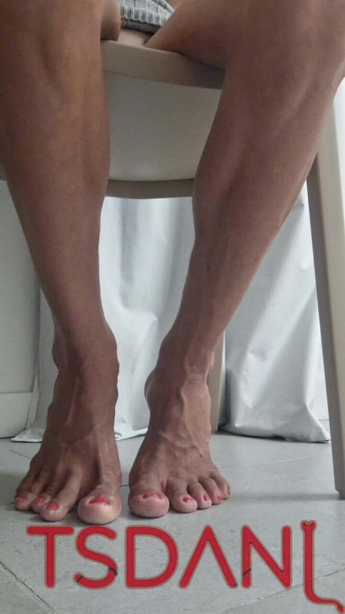 Tsdanisantos1: At Home, Showing My Feet by Voice, I Think About...