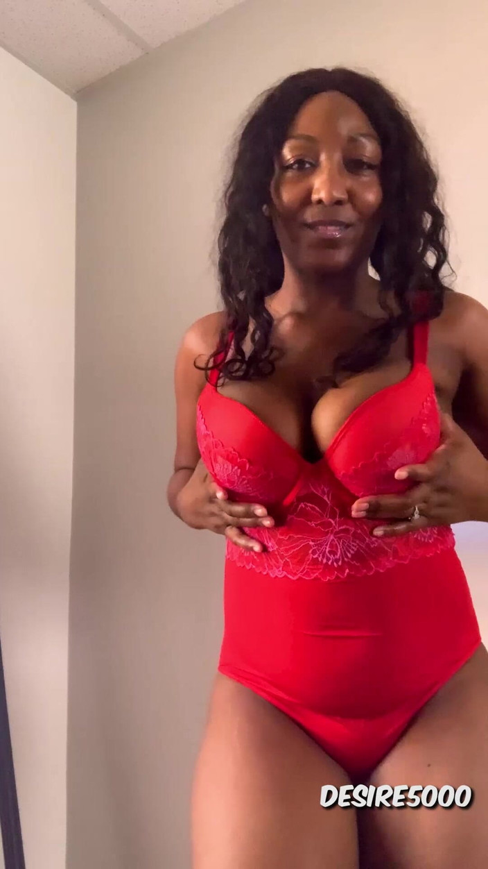 Meta Milf: Lễ tình nhân tôn thờ đít