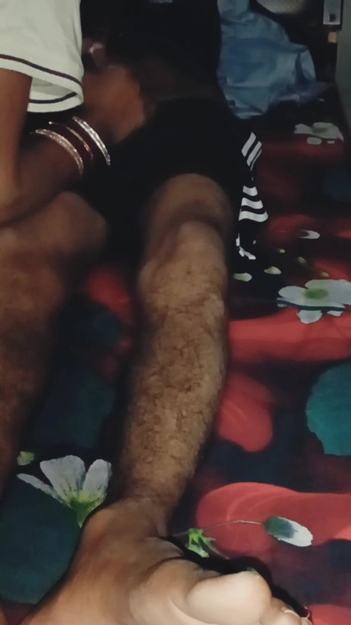 Sandeepp: Stiefbroer in mijn kamer seks en aftrekken xxx Desi Indisch