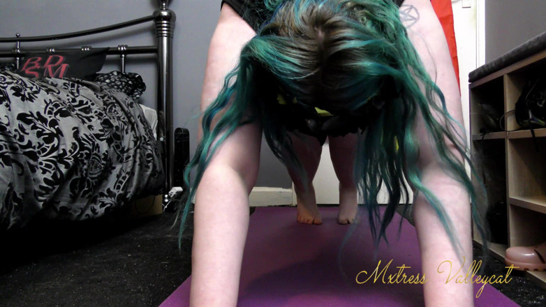 Mxtress Valleycat: Mxtress yoga nhỏ xíu