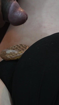 Clubcuck Cum on Buscuit
