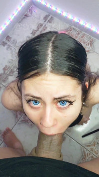 Whore Loves to Thick Cocks