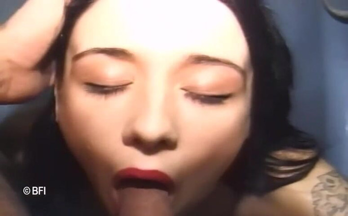 Pissing Girls: Choco piss 2 - kompilace chcaní na záchodě