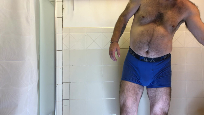 Thick Dick Industries: नाचते डैडी बेयर