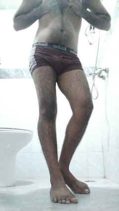 Liam Brandon: Mostrando culo
