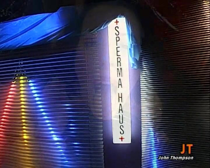 GGG John Thompson Classic Retro: Ggg John Thompson - üçlü seks! İki adam esmerin yüzüne sert fışkırtıyor