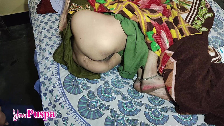 Your Puspa: Nevlastní otec má sex se svou desi nevlastní dcerou