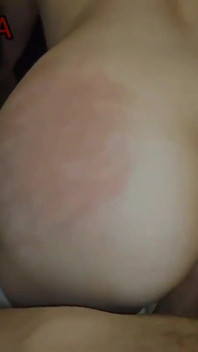Zerstörung des arschs der hotwife, weißer arsch ganz rot von so viel klatschen, kein mitleid im horn