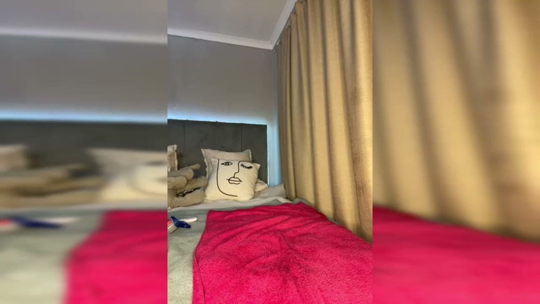 Legendary Booty Overdose: Striptease și joc cu