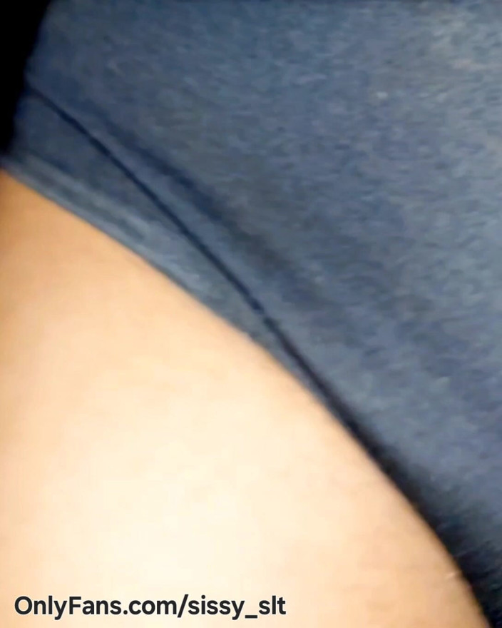 Sissy Slut Simran: เต้นเปลื้องผ้าและฉี่ขณะถูกขังและเสียบปลั๊ก