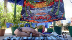 Serene Siren: Serene ao ar livre yoga leva a esguicho explosivo orgasmo -...