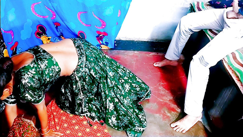 Rakul008: मालिक ने उसे देखने के बाद अकेली बहुत हॉट नौकरानी को चोदा