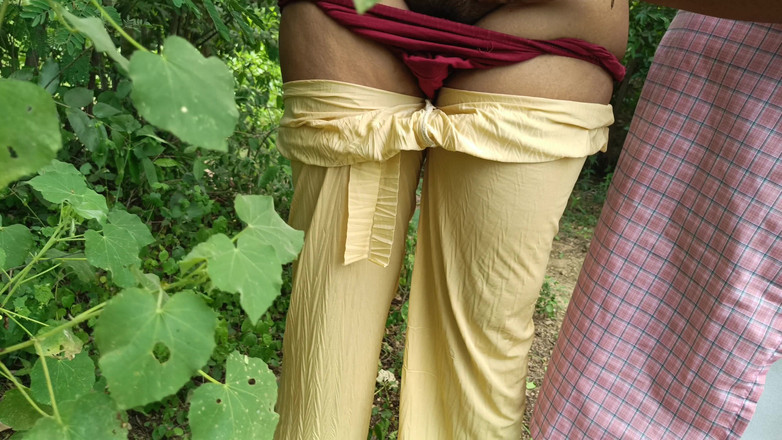 Magilmathi: कॉलेज वर्दी छात्र आउटडोर