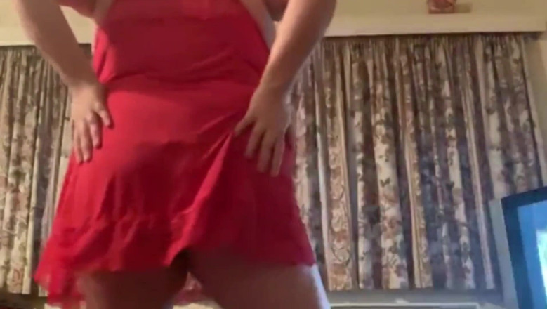 Real homemade BBW BBC porn: Awek montel Inggeris muda menari striptis