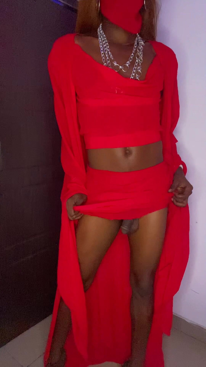Cilia Hung: A Senhora de Vermelho com Cenoura