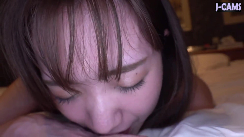 J-Cams: 愛情あふれる豊満なツアーガイドが甘い露出と喜んで笑顔でからかうパート3