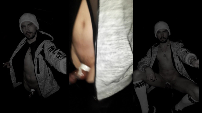 kinkygaynudist: Зимний Поход С Пропитанной Мочами Резиной На Моем Хуе