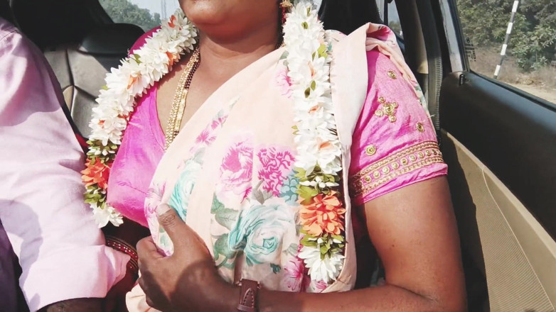 Telugu honey lips: Hedvábná tetička sex v autě, Telugské špinavé řeči, epizoda -1, část - 3, sexy saree Telugská...