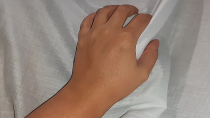 Lesbian-illusion: Während meine freundin für ihre prüfung lernt, spielt unsere nachbarin...