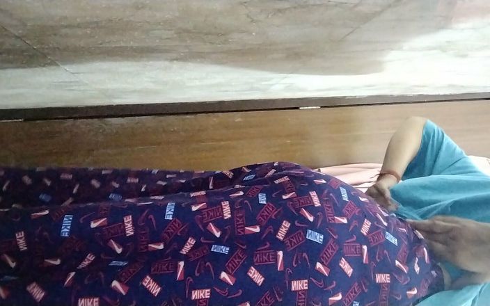 Riyathakur: Moja młoda żona pokazuje lekką masturbację