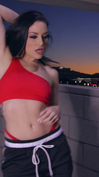 Adult Time - Kissa Sins, nympho anale, se fait fourrer des jouets et une bite palpitante dans sa fille avide