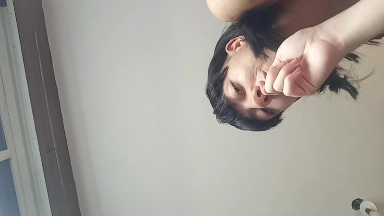 ViviBush: Hairy teen giantess finds you in her popcorn