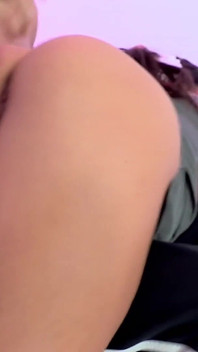 Seksi domuz kuyruklu porno bebek megan coxxx büyük zenci yarağı bağımlısı yaramaz bir üniversiteli kızı oynuyor