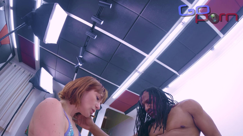 Go porn!: La Rousse Coquine Aime La Bite Géante D’un Mec, Délicieuse...