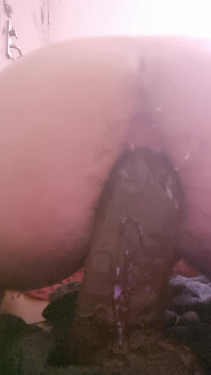 Gecko Lexi: 13 tum bbc dildo